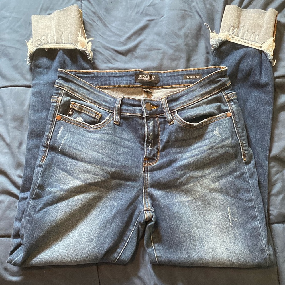 Barely Worn Judy Blue Skinny Fit Distressed Jeans.